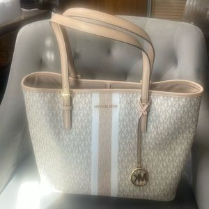 Michael Kors Jet Set Travel Tote